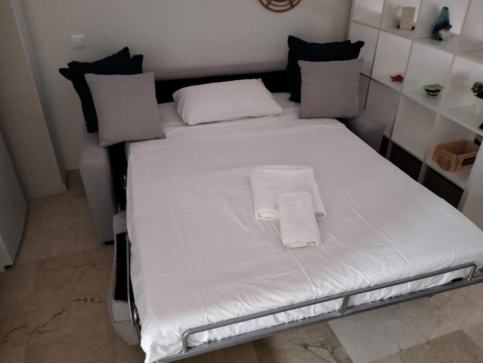 Sol Y Arte Suites Malaga Centro ภายนอก รูปภาพ